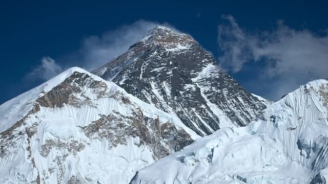 Gokyo Lakes vs Three Passes 2026 — Nepal
