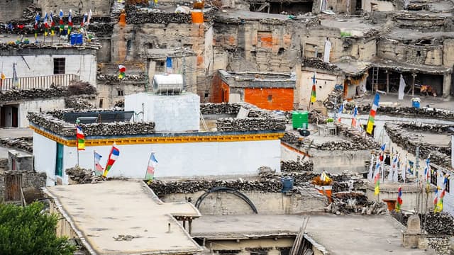 Ochre cliffs and empty plateau of Upper Mustang