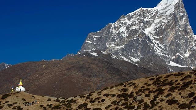 Mera Peak vs Island Peak — Nepal