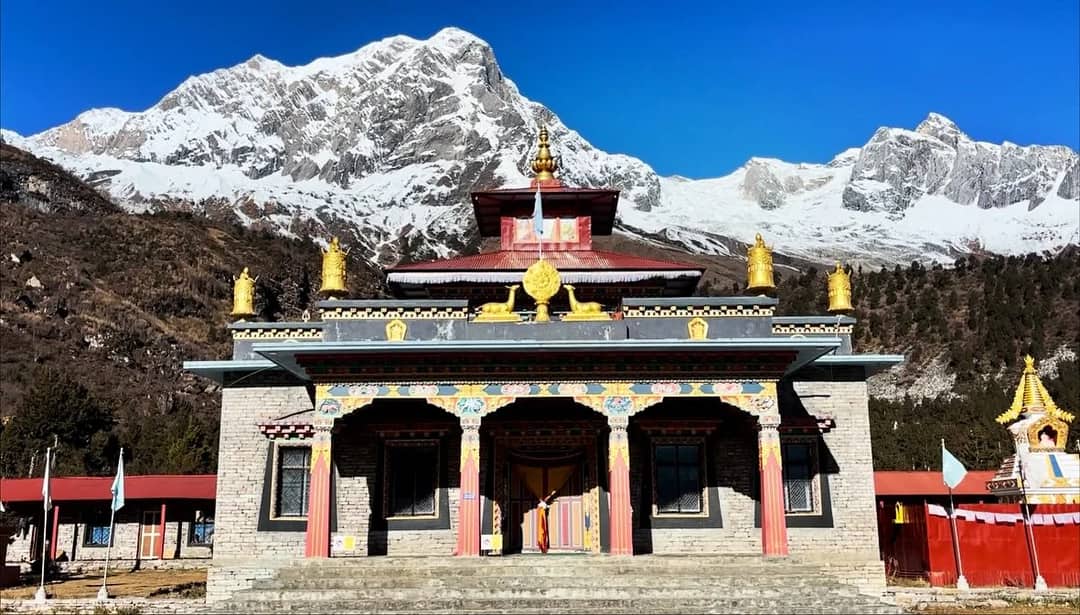 Manaslu vs Annapurna Circuit — Manaslu, Nepal