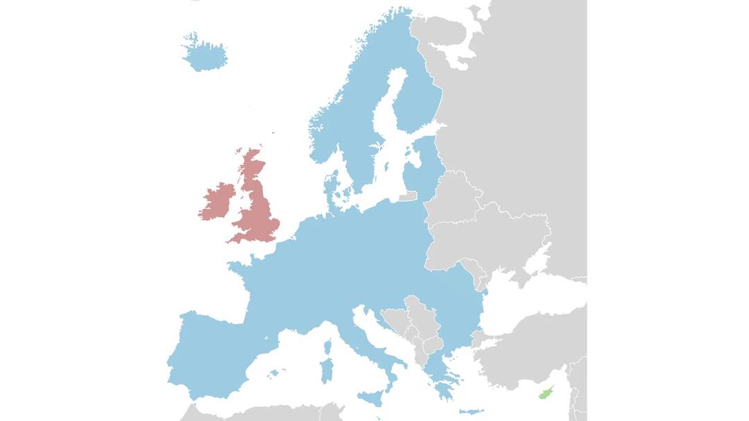Map of Europe with the Schengen area in blue; the UK and Ireland in red and Cyprus in green are outside it