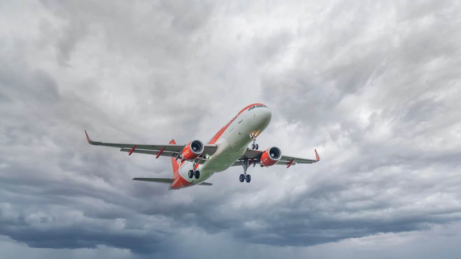 Eight People Went to Hospital After Turbulence Diverted an Avianca Flight to Miami, Here’s What You’re Owed If It Happens to You