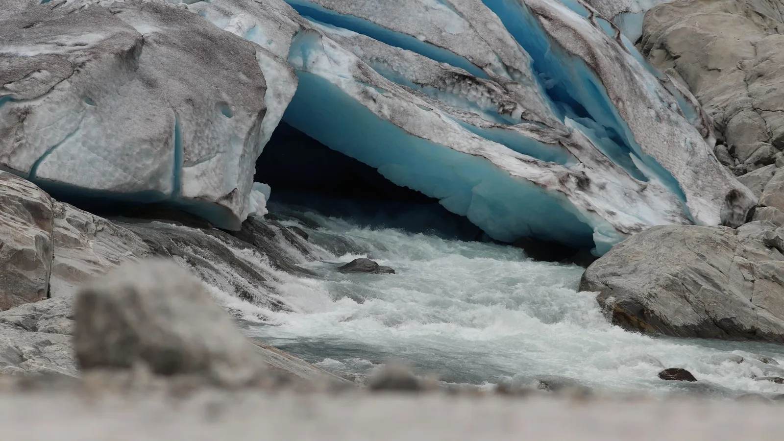 Nearly 2 Billion People Depend on Himalayan Meltwater, and a New Report Says It's About to Peak