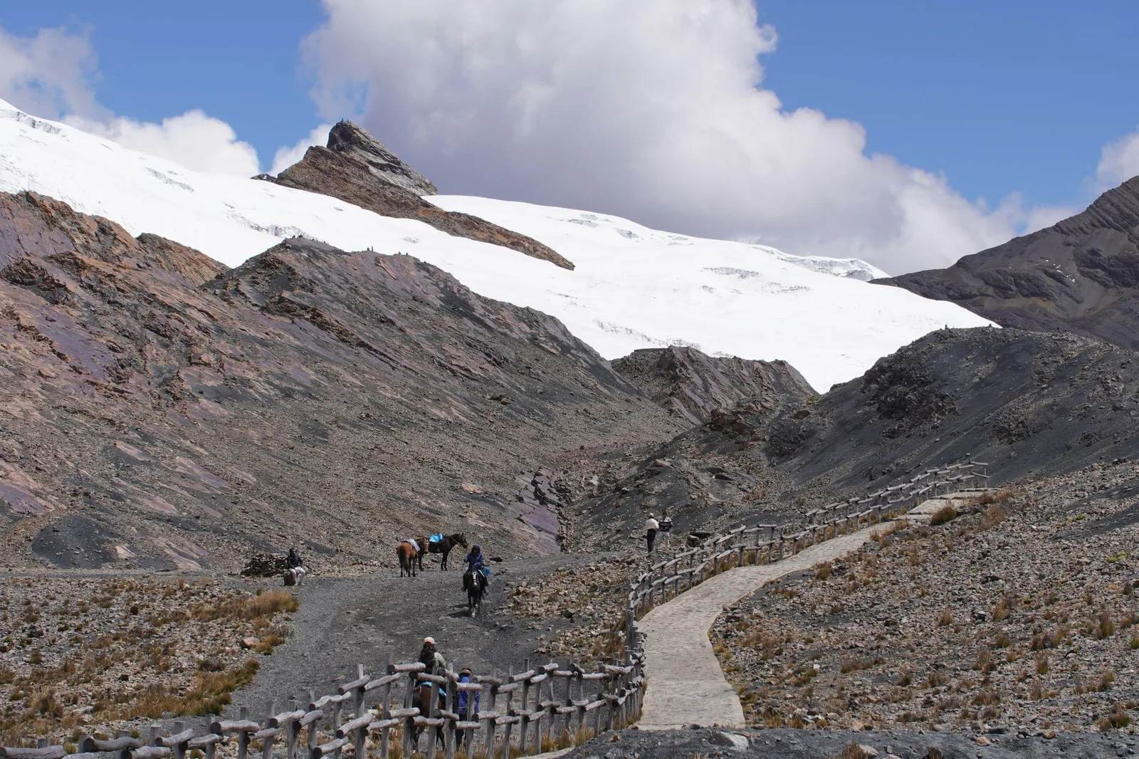 A Mountain Held His Body for 22 Years. When the Ice Let Go, His Children Got a Call They Never Expected.