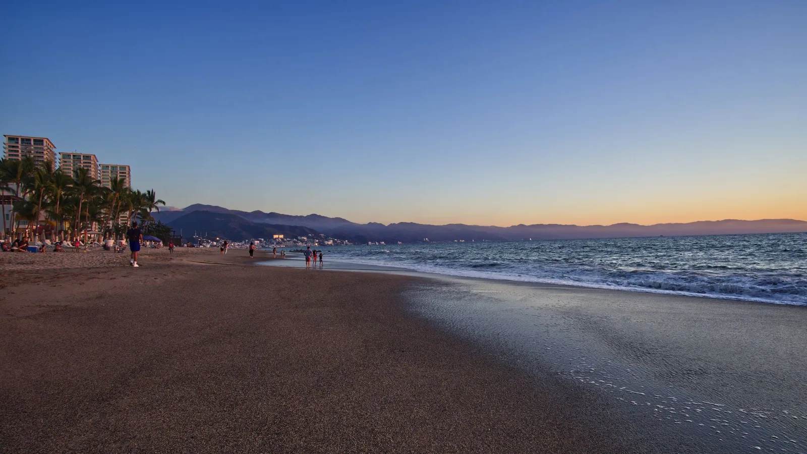 Hurricane Simon Shut Puerto Vallarta Airport, Here’s What Airlines Owe You and What They Don’t