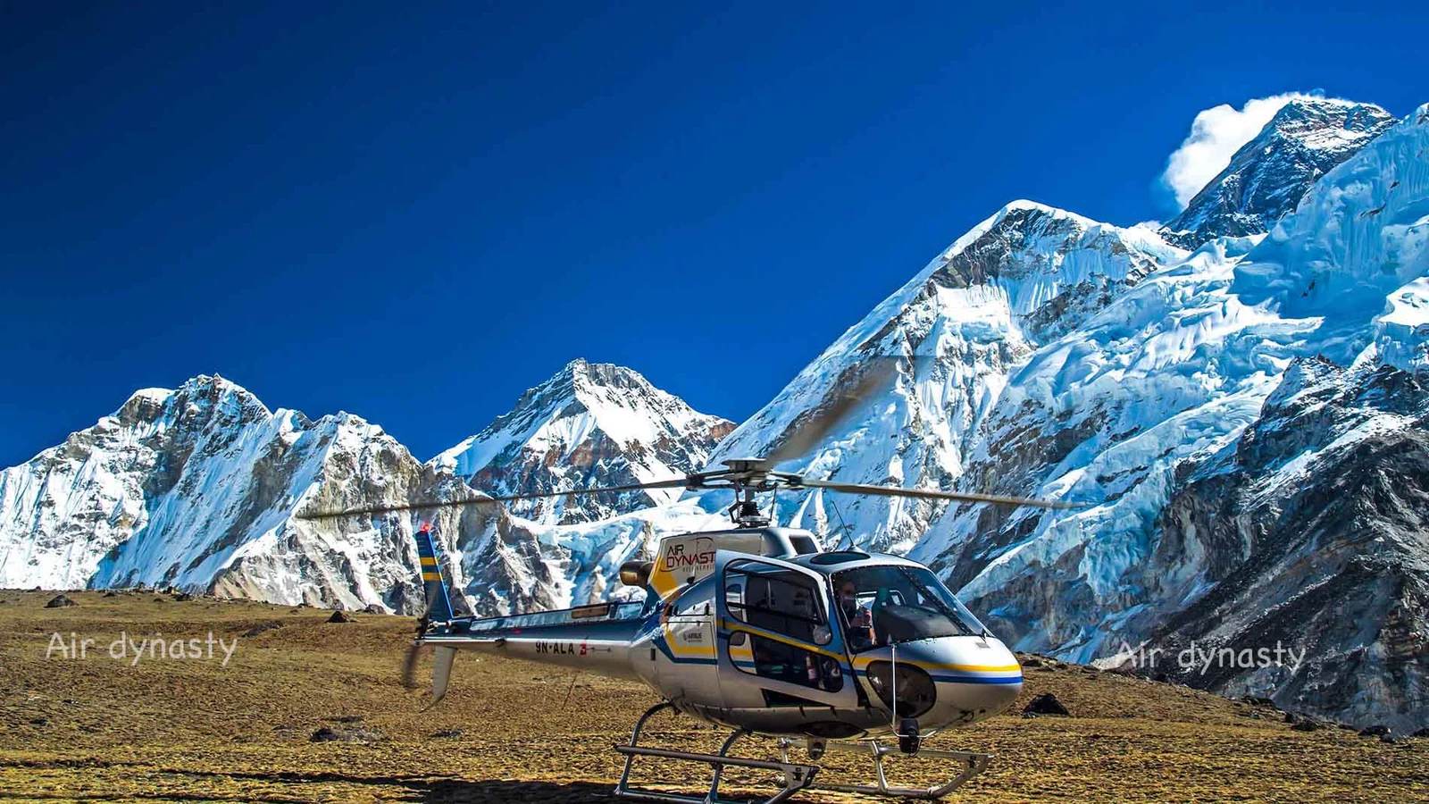 EBC Trek & Helicopter Return — 10 Days
