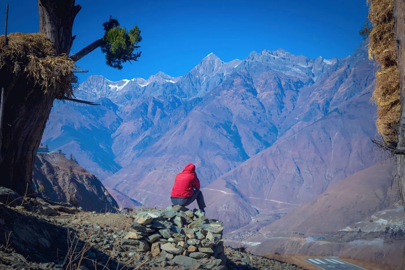 Sunrise over the Annapurna and Dhaulagiri peaks from the Poon Hill viewpoint