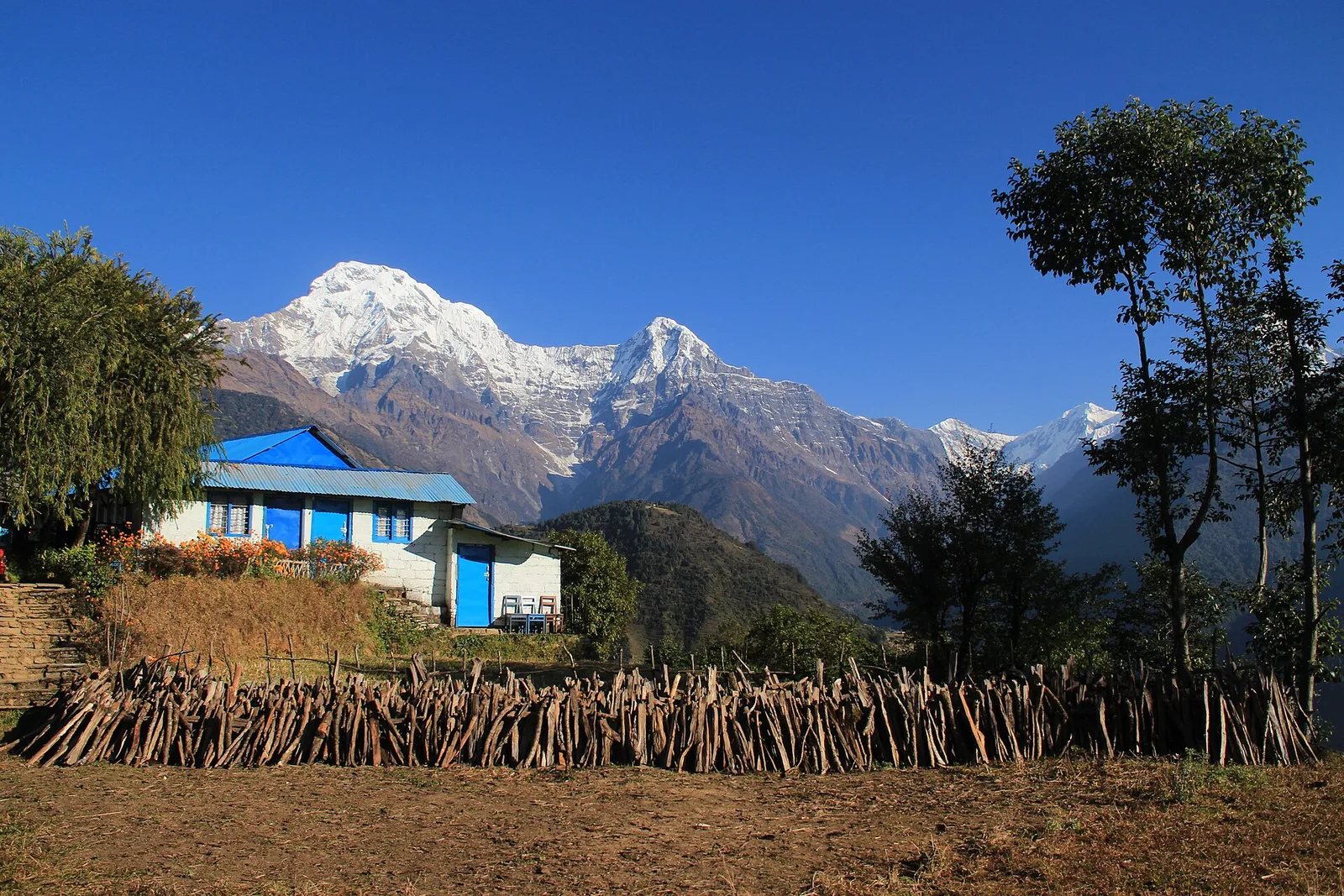 The Gurung village of Ghandruk with Annapurna South and Machhapuchhre, Annapurna region, Nepal