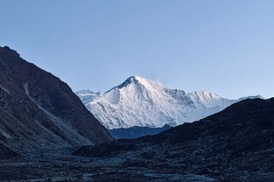 Makalu Base Camp Trek — 18 Days