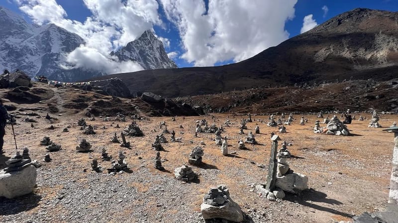 Memorial cairns at Thukla Pass on the Everest Base Camp trek