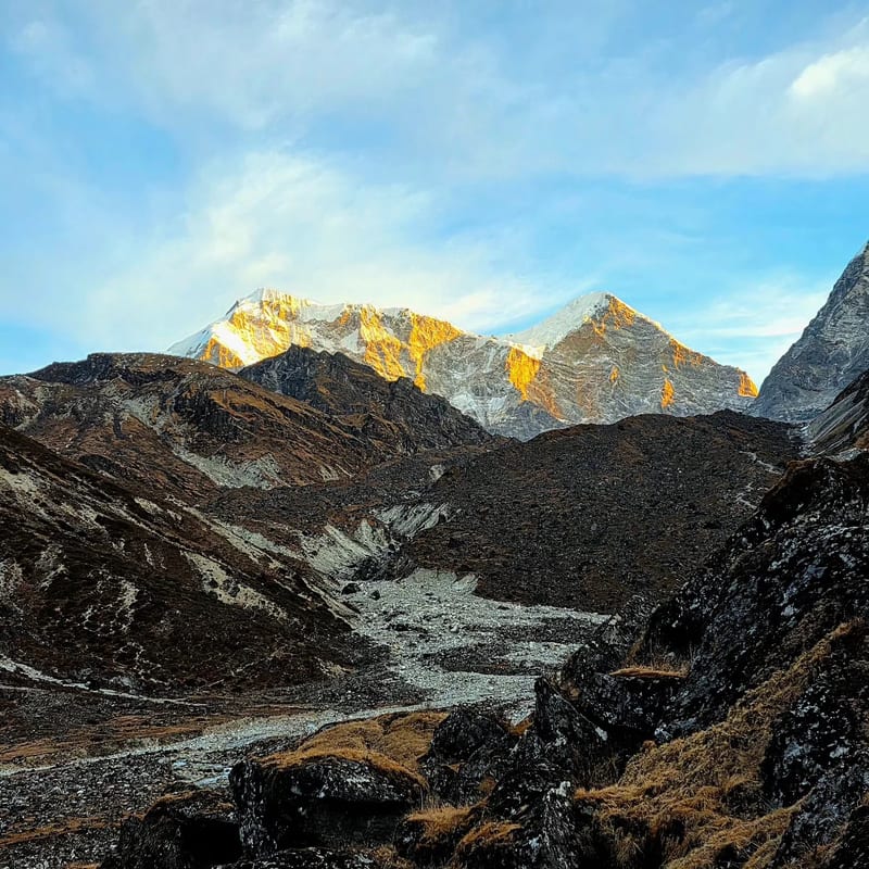 Sunrise over the Himalaya in Solukhumbu