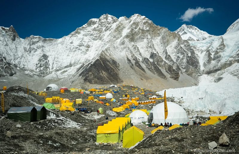 High-altitude snow and glare in the Nepal Himalaya